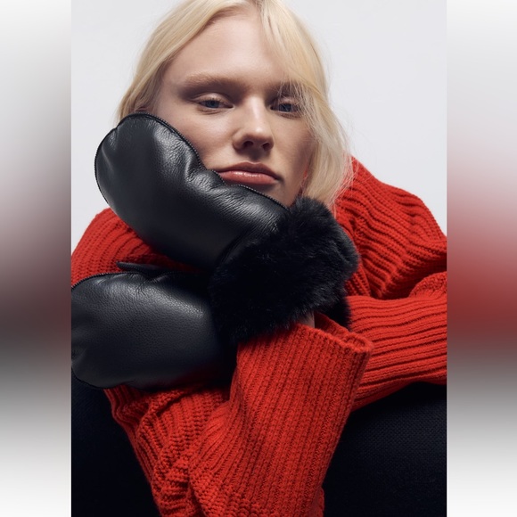 ✨SALE ✨ ZARA FAUX LEATHER MITTENS✨SALE ✨